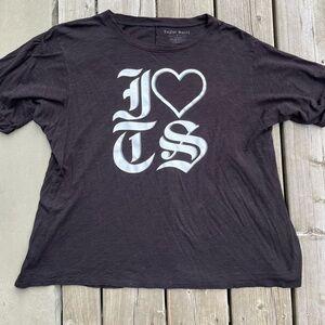 Taylor Swift I Heart TS T-shirt Size Medium